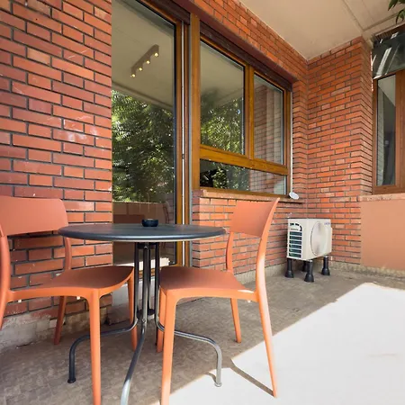 Lo Slate, Monolocale Essenziale Con Balcone アパート ベルガモ